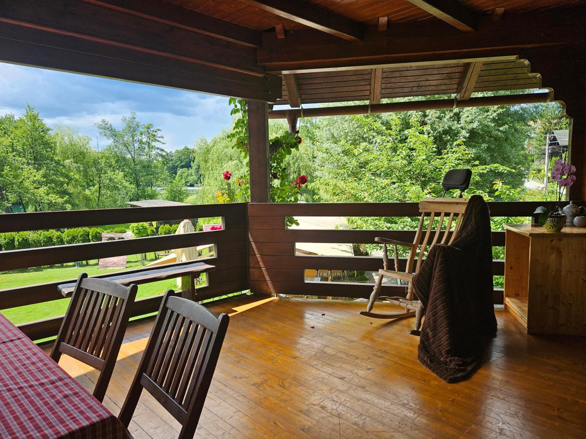 Apartment Mreznicka Kuca Duga Resa Dış mekan fotoğraf