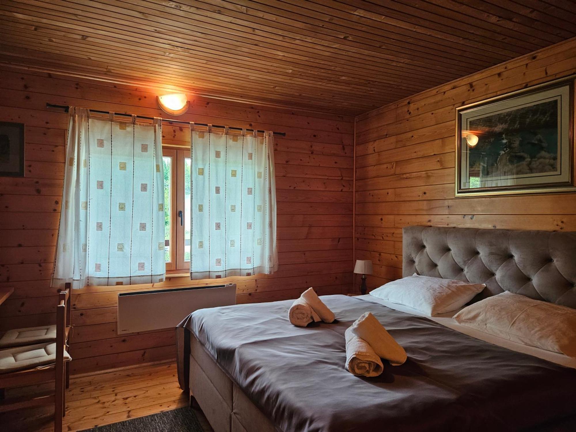 Apartment Mreznicka Kuca Duga Resa Dış mekan fotoğraf